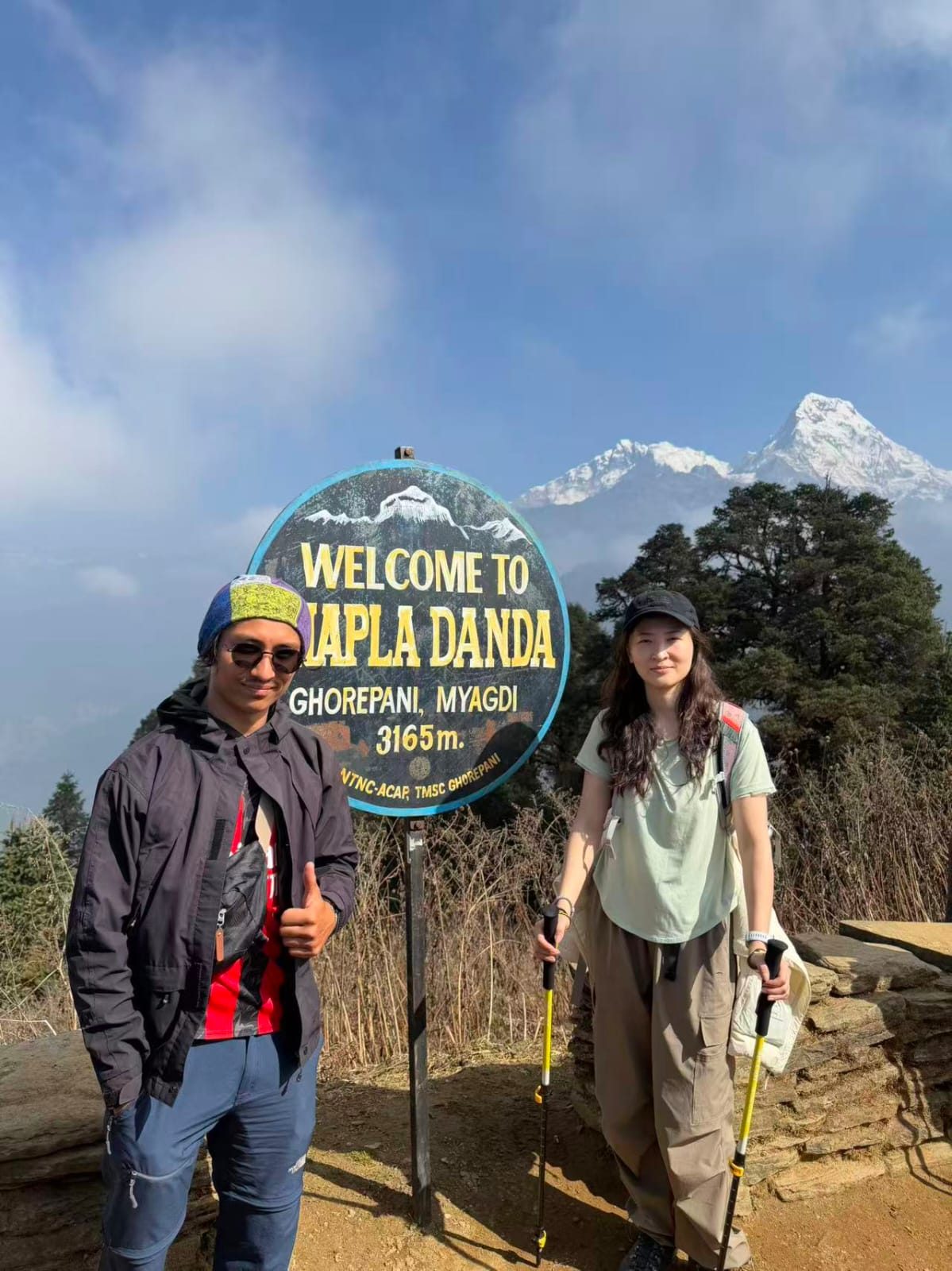 Rajan with the full trekking group and crew